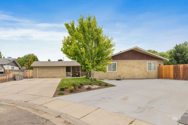 $2,695 | 10432 West Milclay Street | West Valley