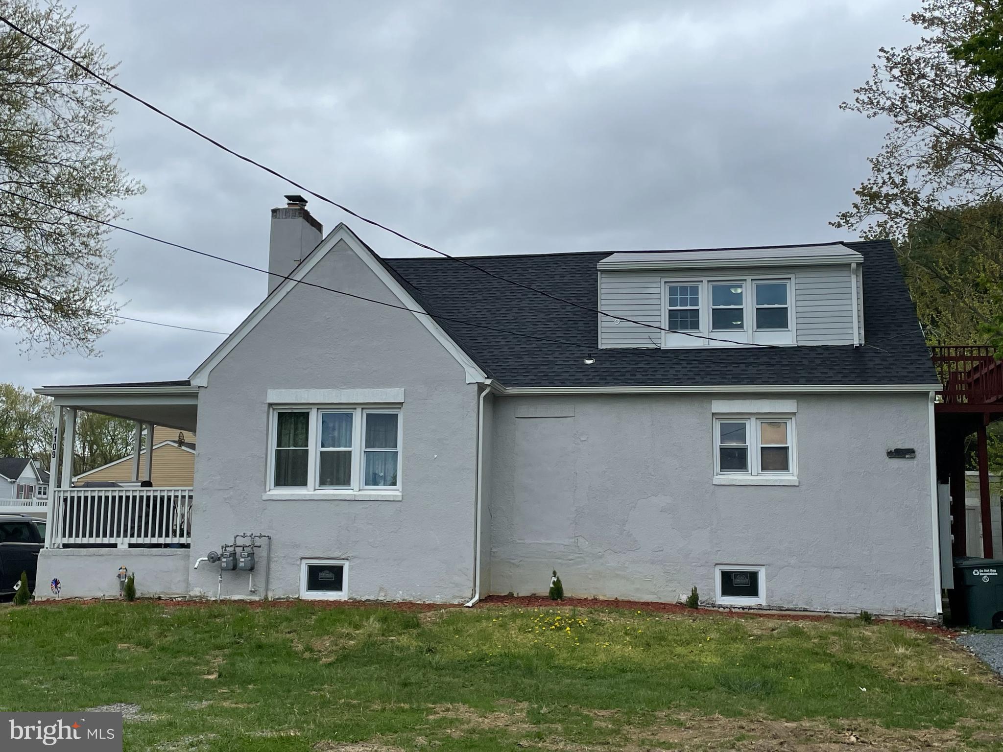 a front view of house with yard