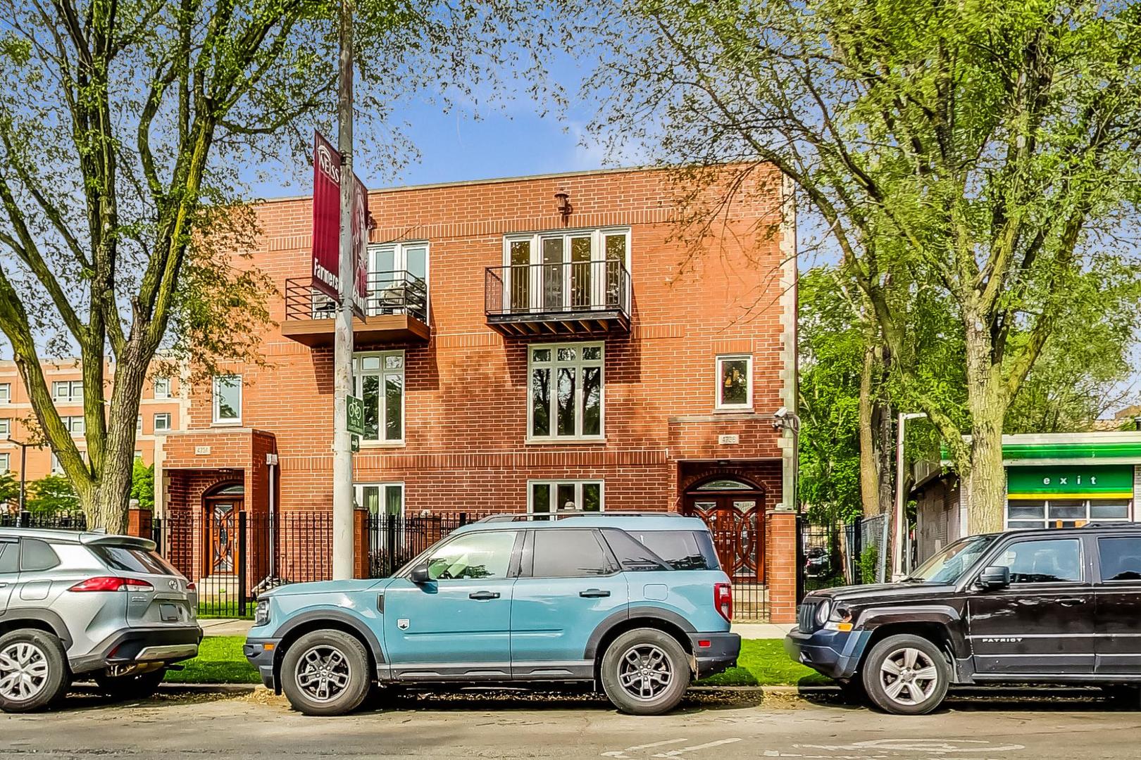 a car parked in front of a building