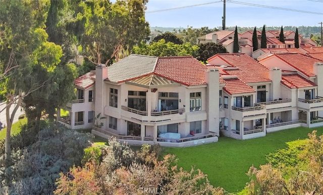 $725,000 | 1976 Swallow Lane | Rancho La Costa