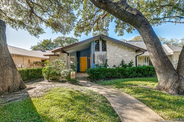 $2,100 | 11001 Whisper Valley Street | Whispering Oaks