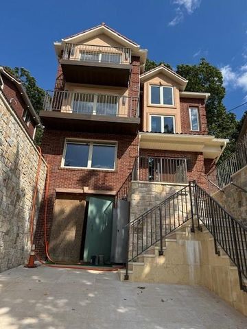 $2,080,000 | 139 Highland Avenue | Grymes Hill