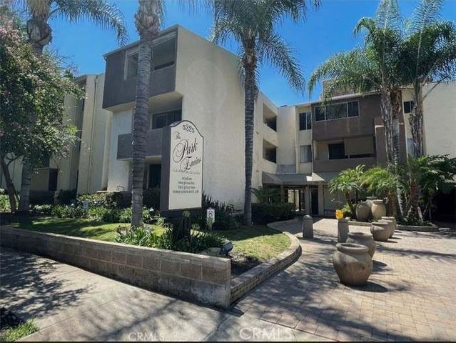 $499,000 | 5325 Newcastle Avenue, Unit 129 | Encino