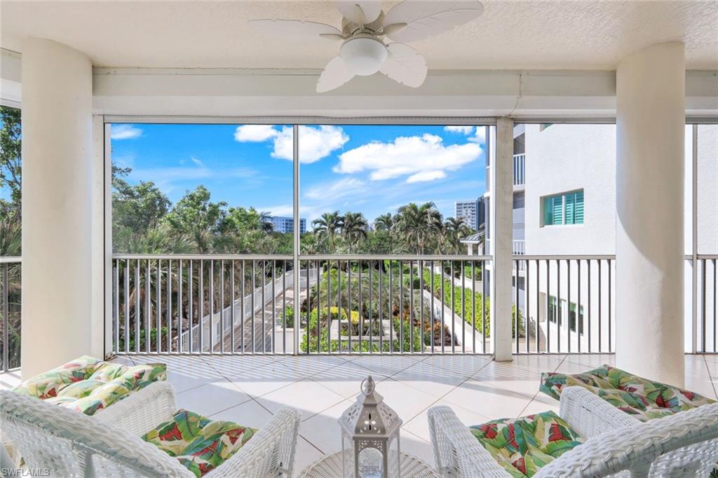 End Unit with Expansive Lanai