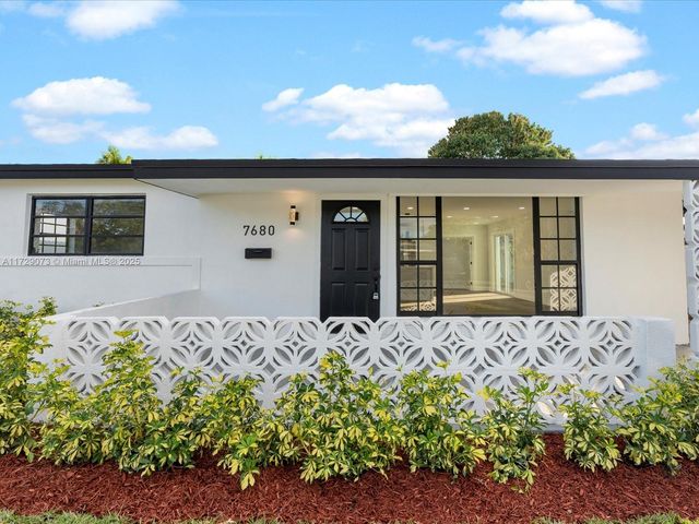 $529,000 | 7680 Shalimar Street | Miramar Tropical