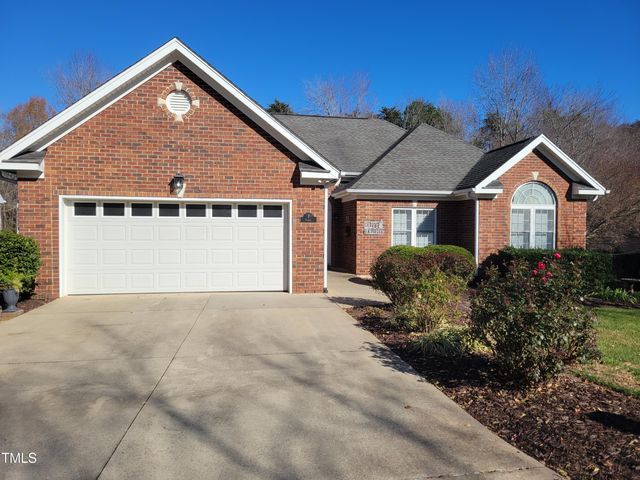 $495,000 | 7 Hickory Drive | Elon