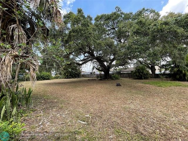 $470,000 | 4875 Southwest 28th Avenue | Dania Beach