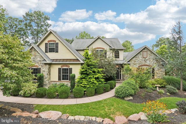 $899,900 | 36 Stonehill Drive | Cumru Township - Berks County