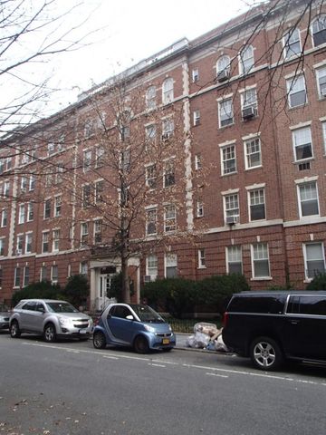 $900,000 | 35-49 76th Street, Unit 22 | Jackson Heights