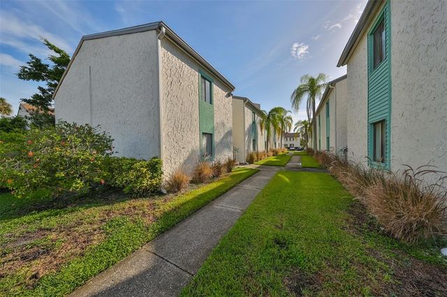 $149,900 | 11566 7th Lane North, Unit 1204 | St. Petersburg