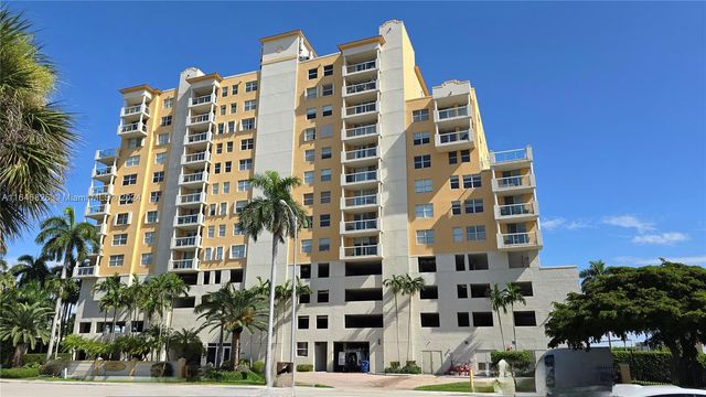 $2,500 | 1625 John F Kennedy Causeway, Unit 802H | Treasure Island