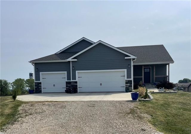 $390,000 | 904 Western Street | Onaga