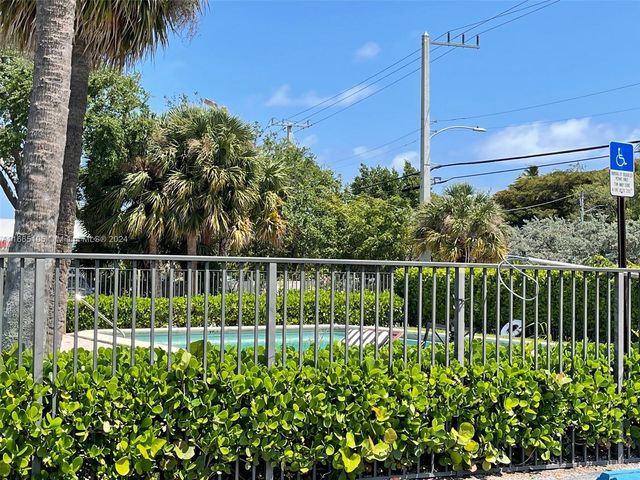 $1,525 | 2303 South Federal Highway, Unit 10 | Boynton Beach