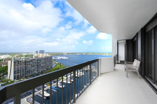 $1,150,000 | 108 Lakeshore Drive, Unit 38T | Old Port Cove-Marine Tower