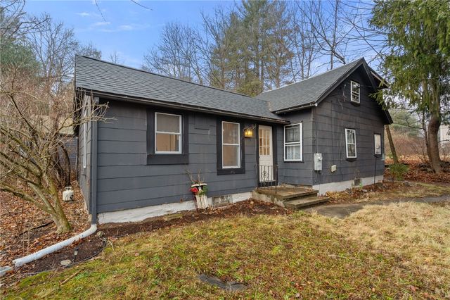 $375,000 | 942 Victory Highway | Burrillville