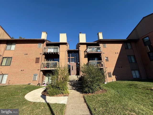 $219,900 | 106 Mountain Road, Unit 2B | Pasadena