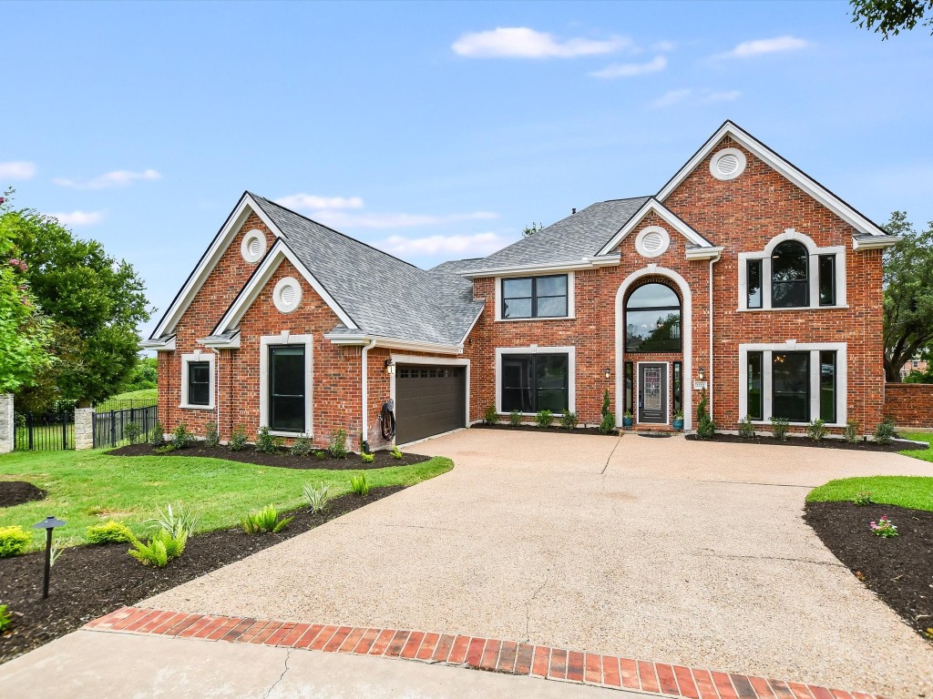 This 4 bedroom, 3.5 bath home is located on a cul de sac in a private and secluded section of the Forest Creek Golf Club community. The house has a new tile roof (2021),  a new energy efficient HVAC system (2022), and energy efficient black-framed windows.