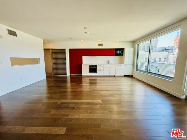 $2,950 | 901 Flower Street, Unit 703 | Downtown Los Angeles