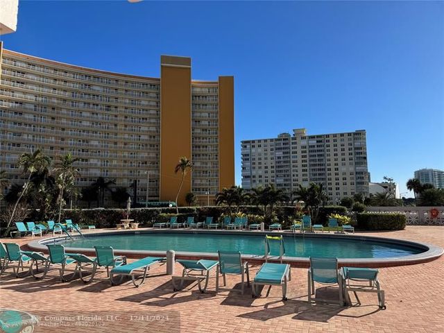 $299,800 | 405 North Ocean Boulevard, Unit 415 | Beach