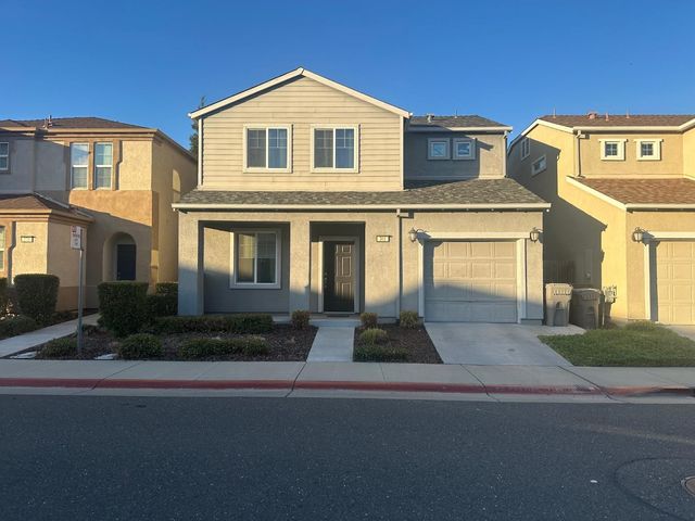 $470,000 | 301 Maidenbrook Lane | Valley Hi-North Laguna