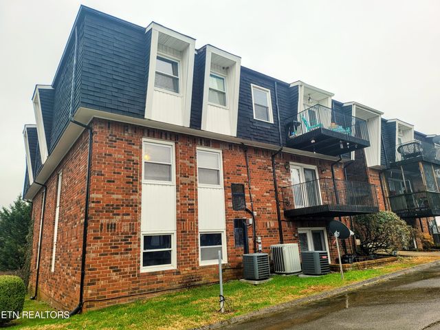 $195,000 | 1625 Woodrow Drive, Unit 409 | Fountain City