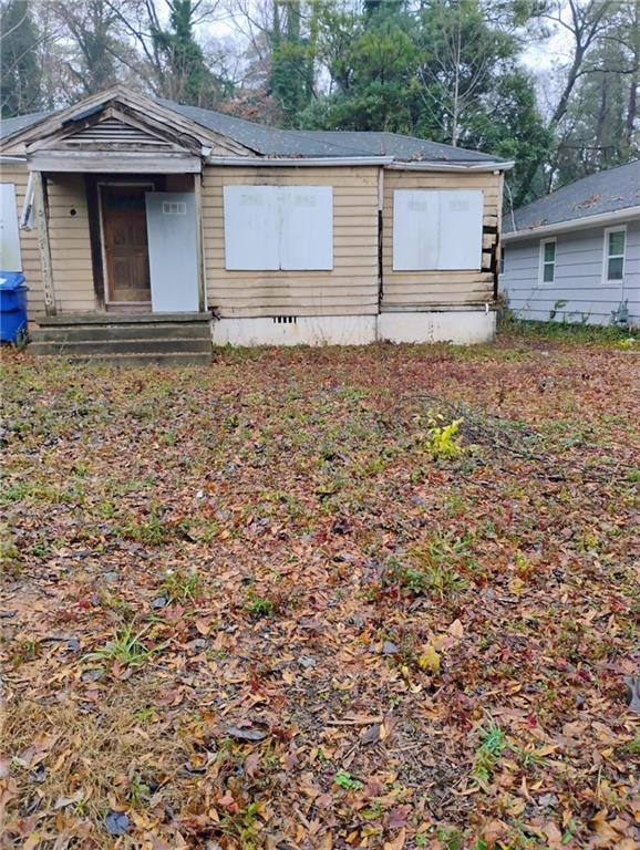 a backyard of a house