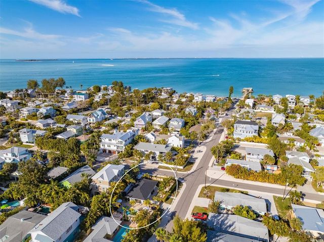 $1,050,000 | 412 Alamanda Road | Anna Maria