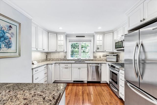 $1,175,000 | 70 Lakeview Avenue | Falmouth Village