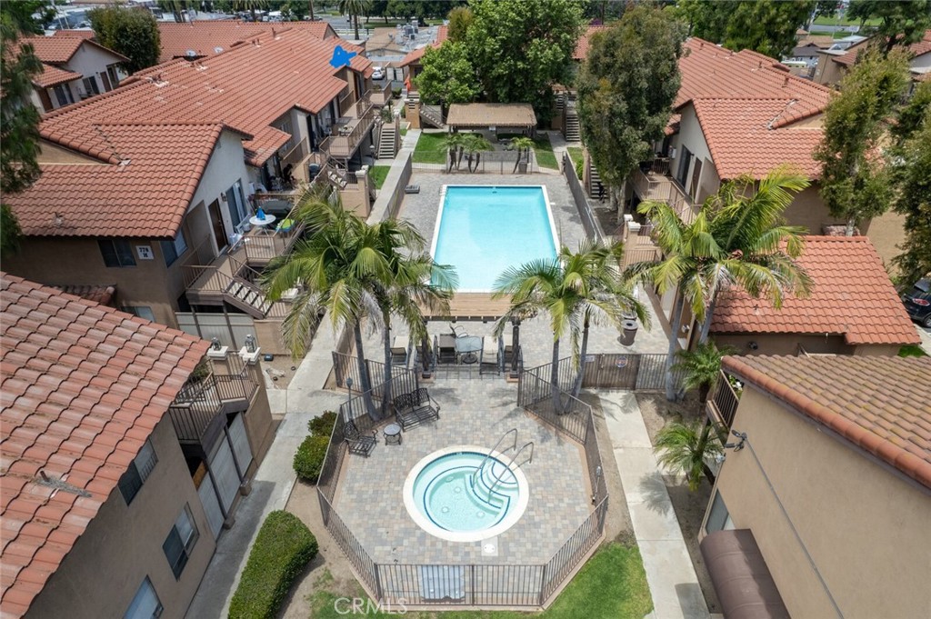 Please see the blue dot on the roof.  That is this pool side unit.