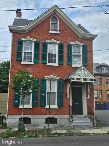 $215,900 | 71 North Charlotte Street | Downtown North