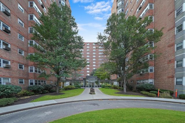 $2,200 | 4950 North Marine Drive, Unit 1503 | Shoreline Park