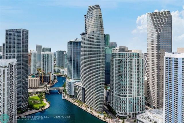 $9,999,995 | 300 Biscayne Blvd Way, Unit 1507W | Downtown Miami