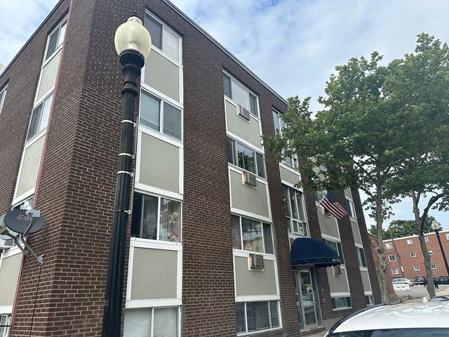 $2,500 | 461 Washington Street, Unit 202 | Brighton