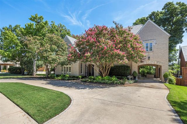 $1,995,000 | 2321 Medford Court East | Park Hill