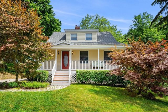 $689,000 | 69 Prospect Street | Amesbury