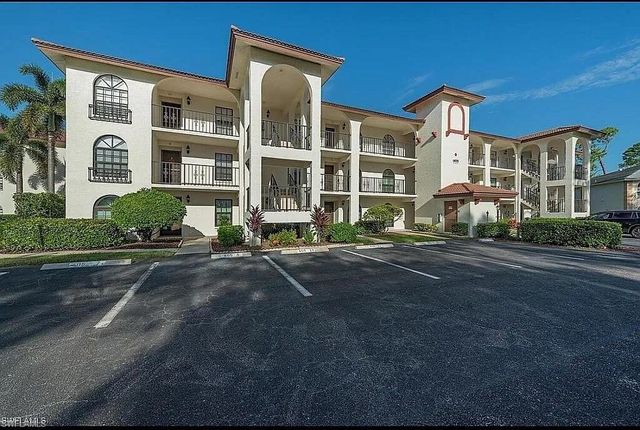 $279,000 | 605 Augusta Boulevard, Unit 4 | Eaglewood Condominiums