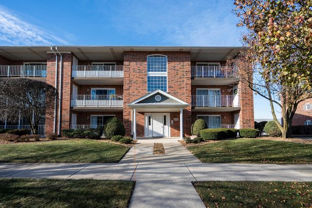 $229,900 | 18240 Eagle Drive, Unit 1S | Tinley Park