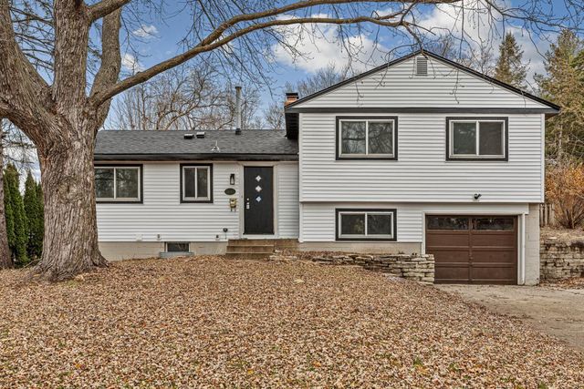 $435,000 | 3633 Robinwood Terrace | Minnetonka Mills