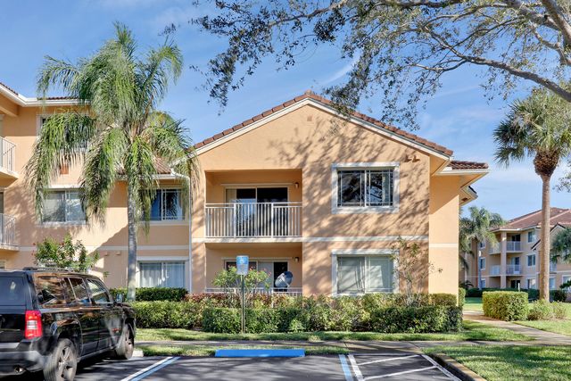 $1,900 | 181 Southwest Palm Drive, Unit 207 | St. Lucie West Country Club