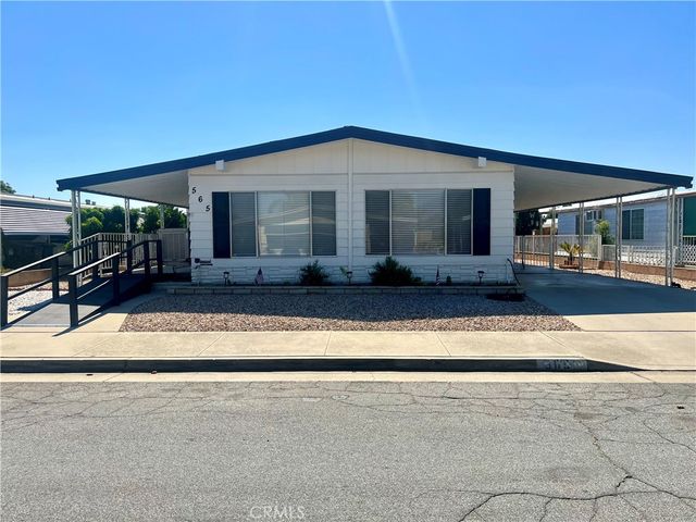 $281,900 | 565 De Soto Drive | Hemet