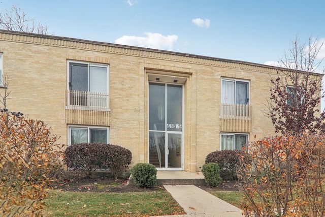 $255,000 | 148 Green Bay Road, Unit 1 | Glencoe