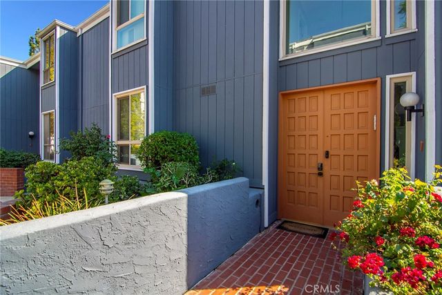 $879,000 | 17711 Margate Street, Unit 7 | Encino