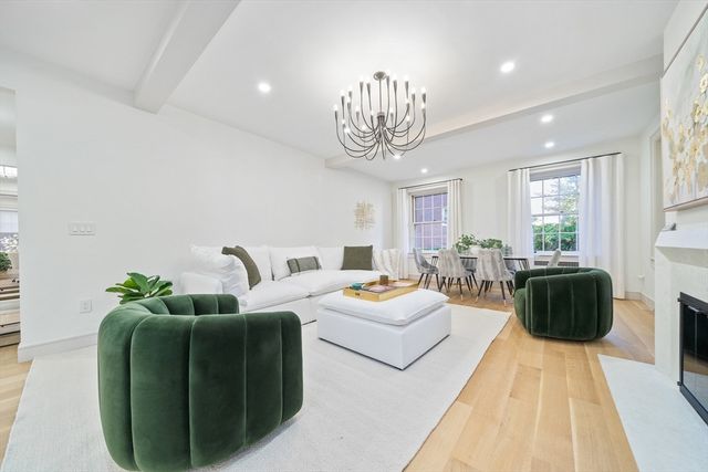 $2,745,000 | 137 Sewall Avenue, Unit 2 | Lawrence - Brookline