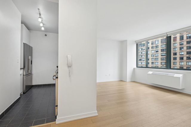 $4,180 | 55-75 West End Avenue, Unit S9B | Upper West Side