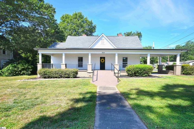 $335,000 | 300 South 5th Street | Easley