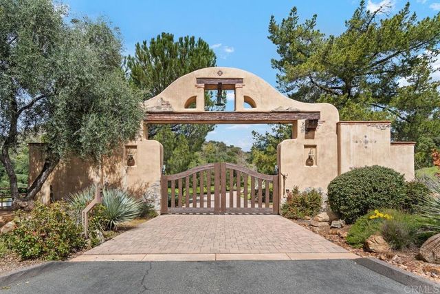 $4,775,000 | 23388 Bell Bluff Truck Trail