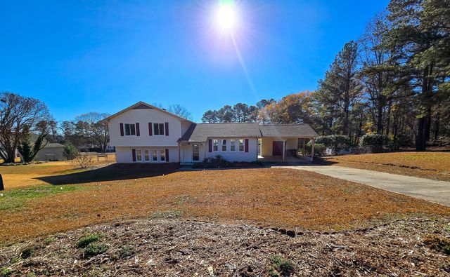 $2,095 | 5708 Pheasant Court | Northeast Raleigh