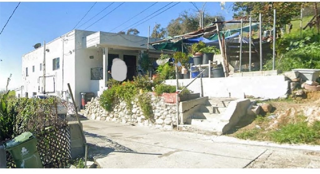 a view of outdoor space yard and patio