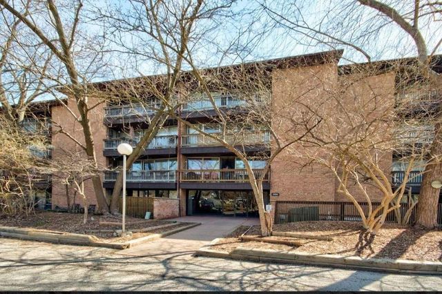 $1,180 | 5500 Hillcrest Lane, Unit 2E | Lisle Township - DuPage County