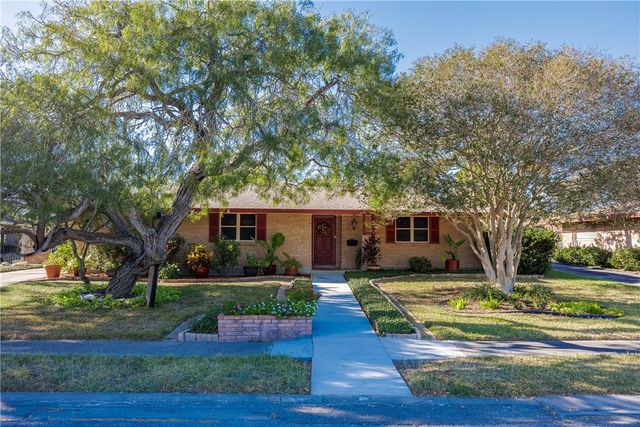 $398,500 | 542 Evergreen Drive | Midtown Corpus Christi